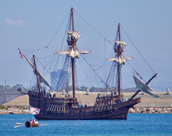 What are the best free historical reenactments in Plymouth?